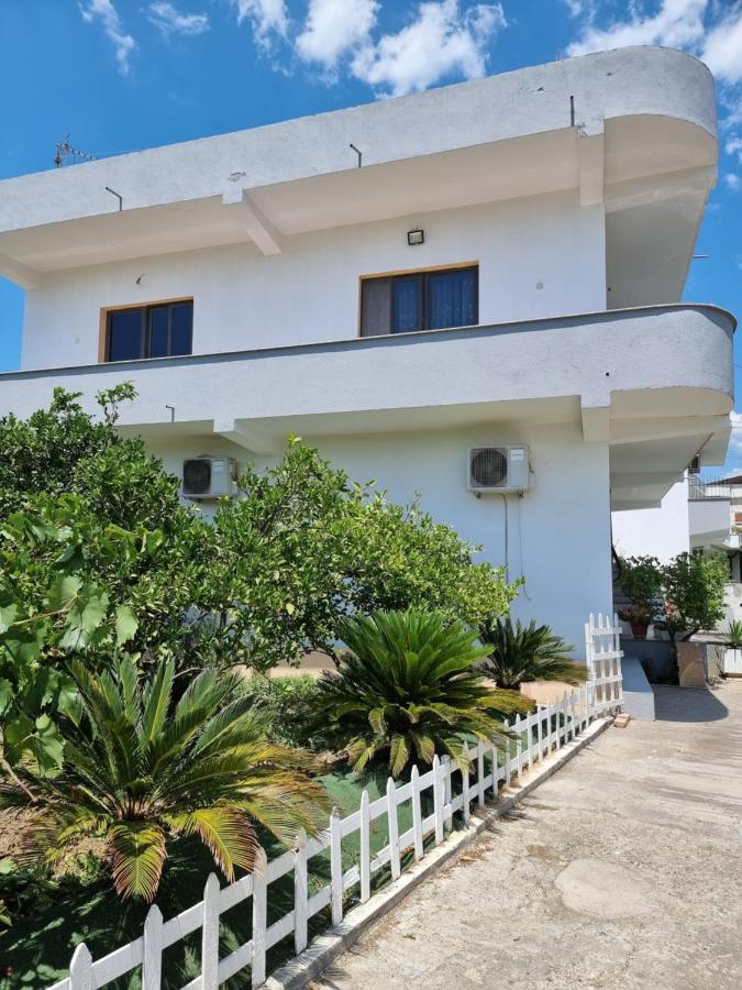 Guest House Vila Elezi Durrës Exterior foto