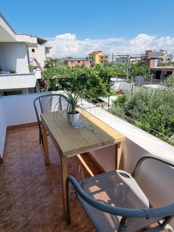 Guest House Vila Elezi Durrës Exterior foto